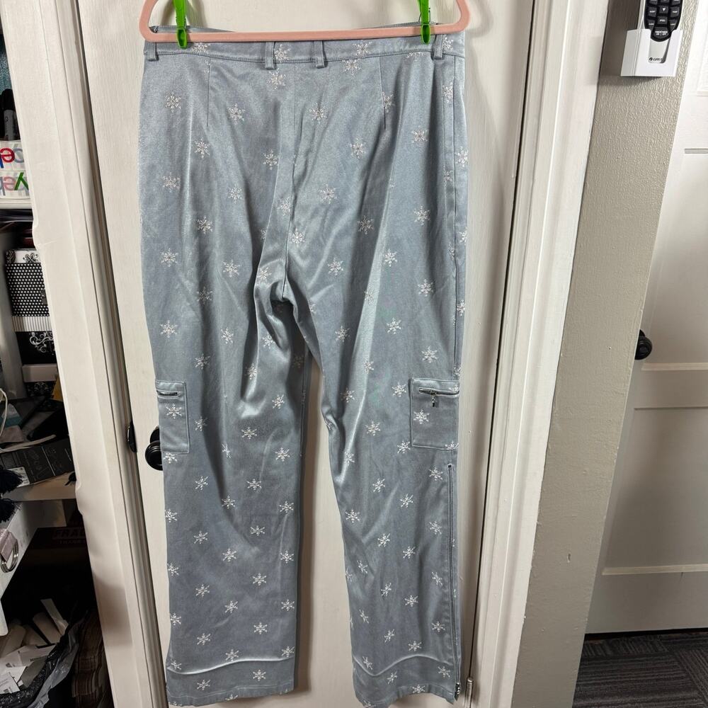 St. John Gray Snowflake Sequin Cargo Pants Sz 14 Zip Hem Holiday Business Casual - Picture 8 of 12